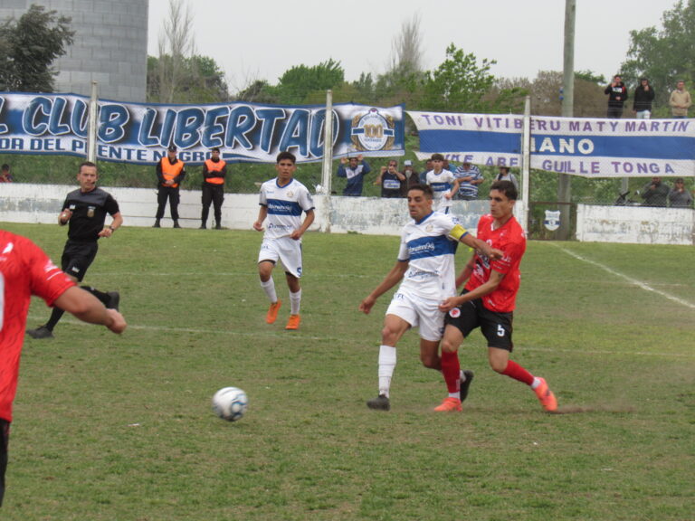 Primera A: el domingo se jugarán los partidos pendientes