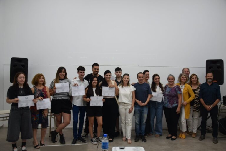 Entrega de Diplomas de Producción Audiovisual y Desarrollo Web Frontend