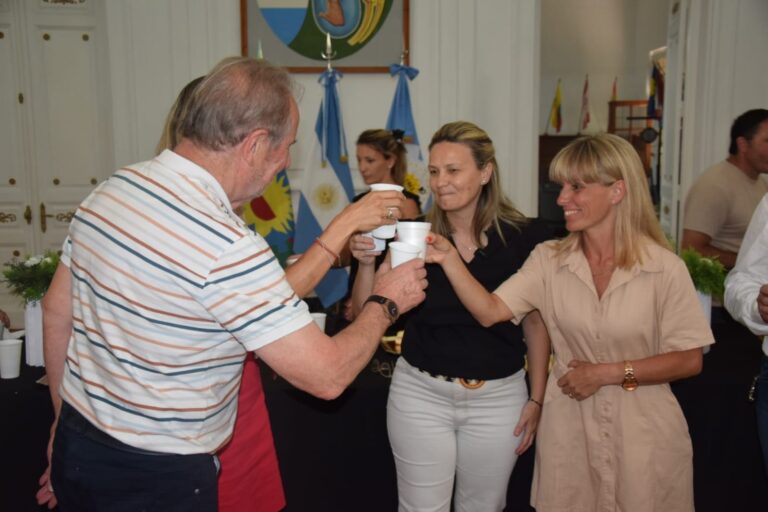 Gentile en el brindis: «confiamos en que 2025 será mucho mejor»