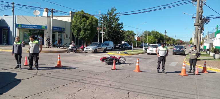 Avellaneda y Mendoza: otro accidente en una esquina muy peligrosa