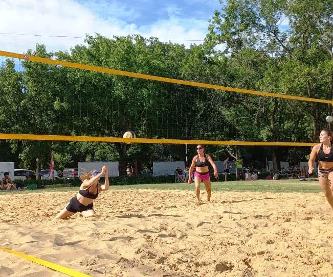 Se juega el Torneo de Beach Voley