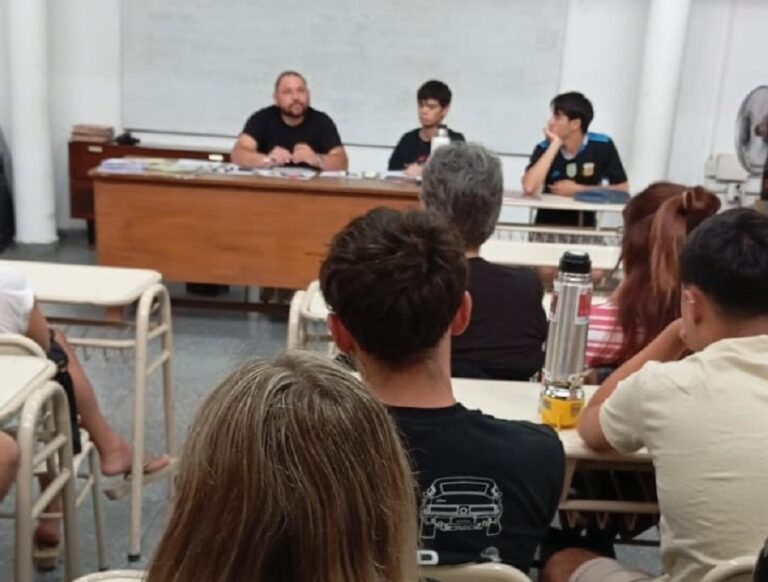 El C.U.N entregó las becas para 2025, beneficiando a 32 estudiantes