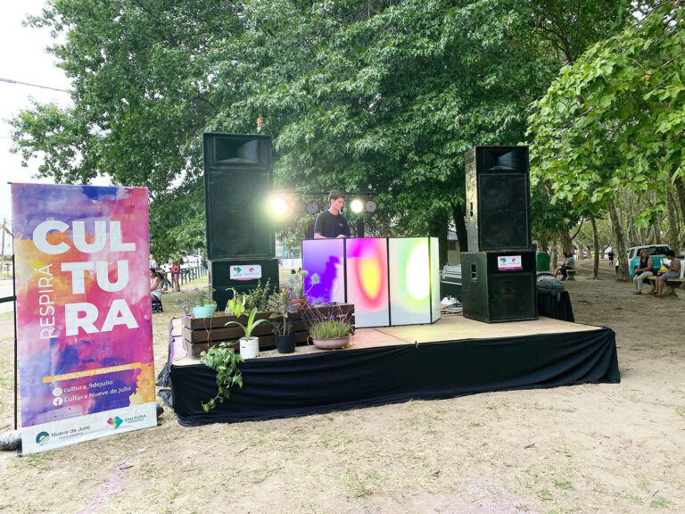Comenzaron los viernes de DJs en vivo en el Parque San Martín
