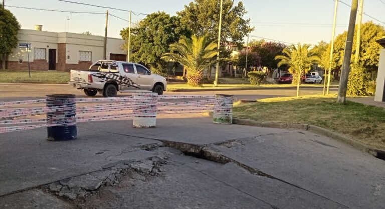 Se levantó el pavimento en calle Heredia