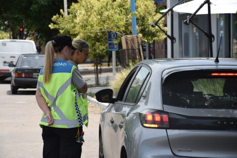 La Licencia de Conducir física no es reemplazada por la digital