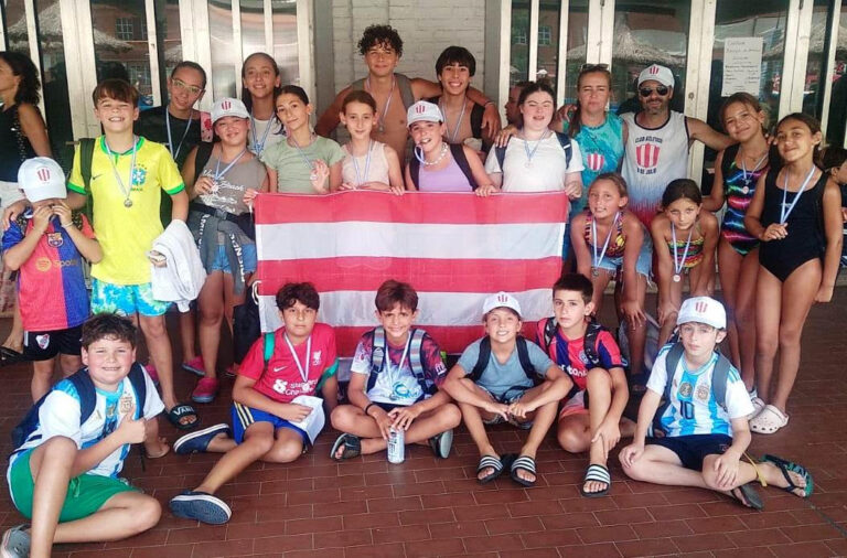 Zonal de Natación: numerosa participación de Atlético