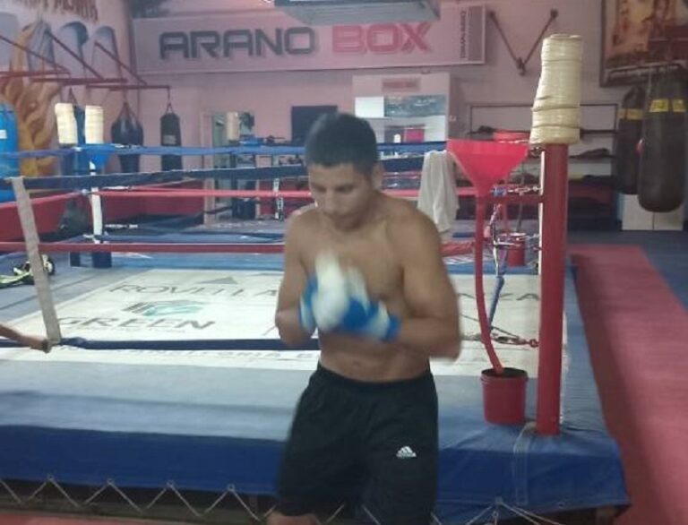 «Panterita» y «Mostrico», en el Gimnasio de Arano Box