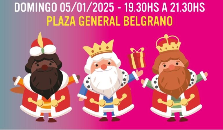 Celebración de Reyes Magos, frente a la Municipalidad