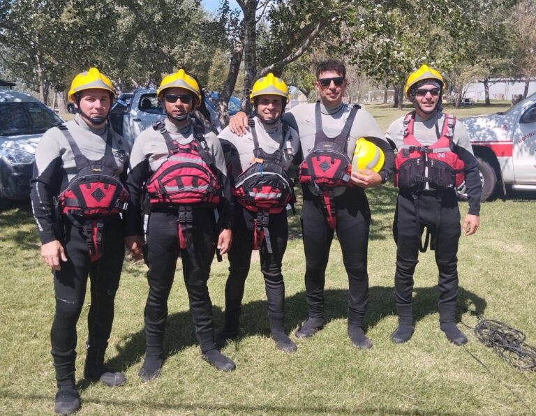 Rescate acuático: se capacitaron Bomberos