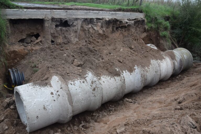Obras en un Canal: desagües de Ciudad Nueva y Acceso Perón