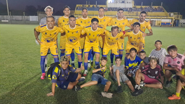 Primera A: Once Tigres es el único escolta