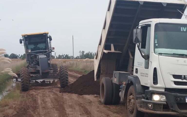 Siguen los trabajos de reconstrucción de caminos