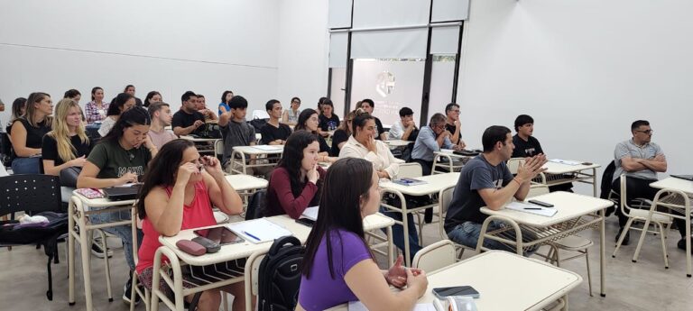 Programa Puentes: comenzó Programación y Análisis de Datos