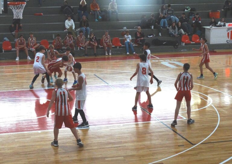 Básquet: Atlético 9 de Julio recibió a Quilmes de Mercedes