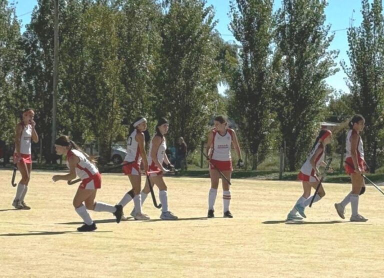 Hockey Femenino: muy buenas actuaciones de Atlético en 25 de Mayo