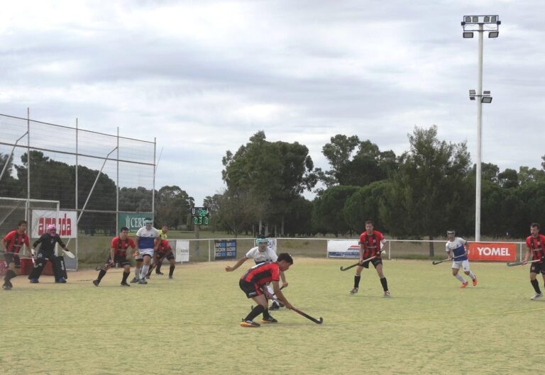 Hockey masculino: Atlético igualó ante Saladillo