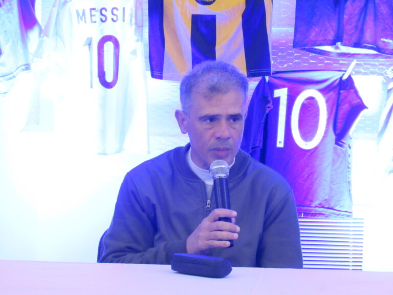 Emotiva presentación del libro “Detrás del alambrado”