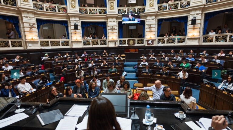 Parlamento Juvenil Bonaerense: quiénes pueden participar y cuál es la fecha tope