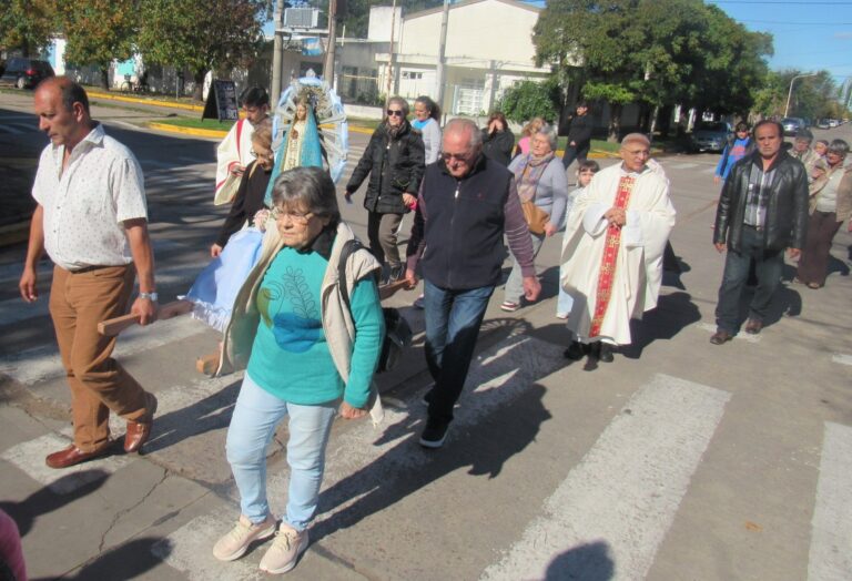 Emotiva celebración en Barrio Luján