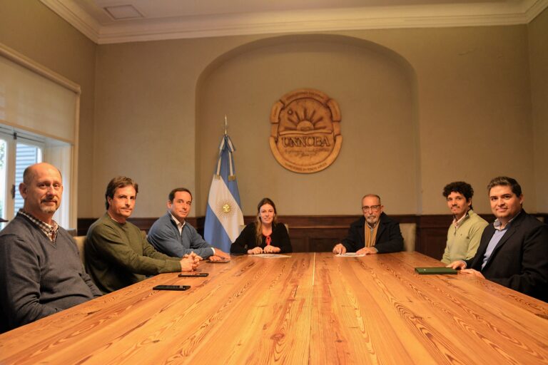Acuerdo de cooperación entre la UNNOBA y CRECES