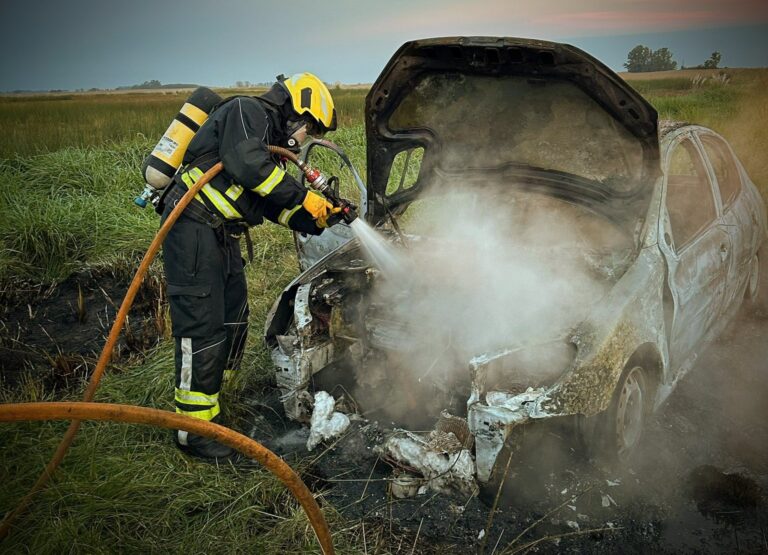Se incendió un automóvil en Ruta 65