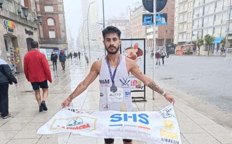 Damián Lorito se subió al podio en la Maratón de Mar del Plata