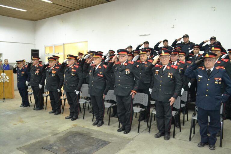 Los Bomberos Voluntarios presentaron nueva unidad