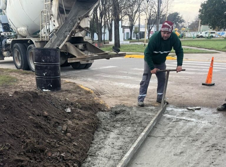 Reparación de pavimento en calles de la ciudad