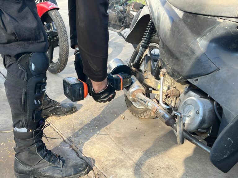 Motos secuestradas: destruyen caños de escapes