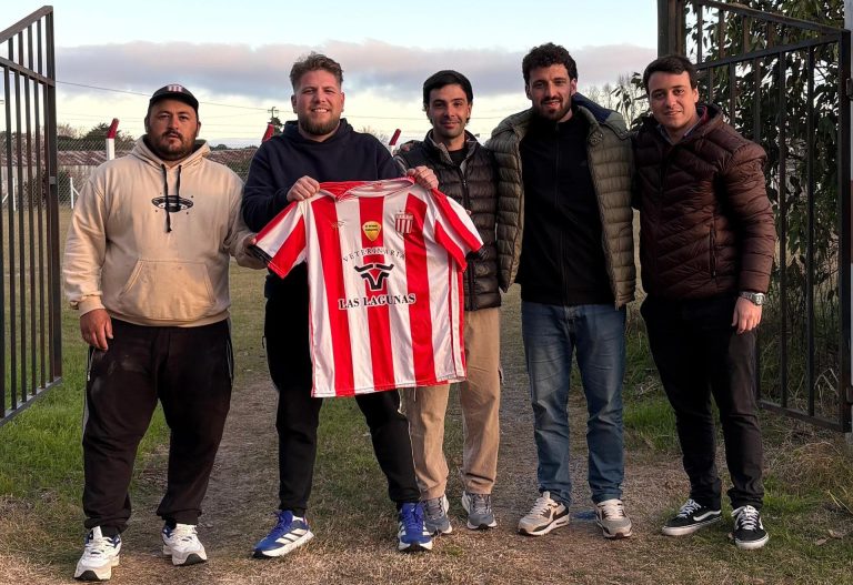 Dennehy con el objetivo de la Primera División