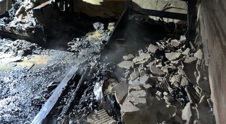 Incendio: graves daños en una vivienda