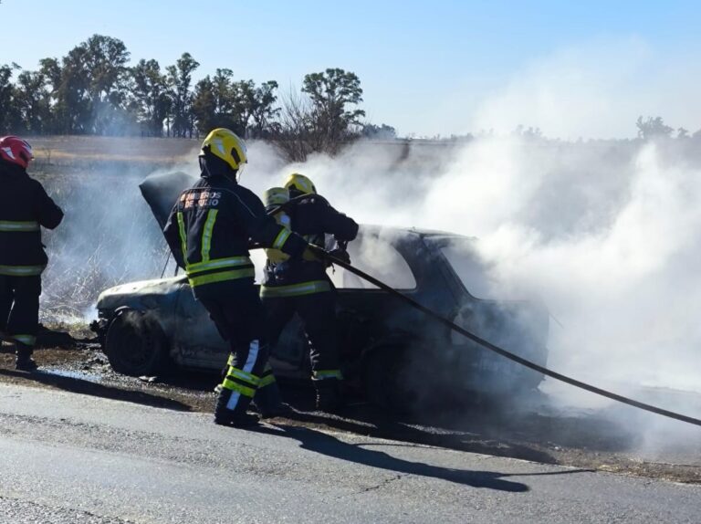 Ruta 65: se incendió un auto cerca de 9 de Julio