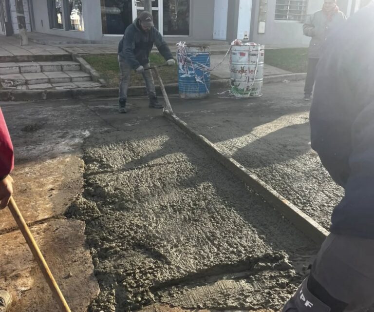Reparación de pavimento: circular con precaución