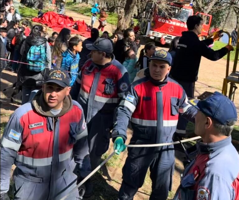 Los niños festejaron y disfrutaron junto a Bomberos