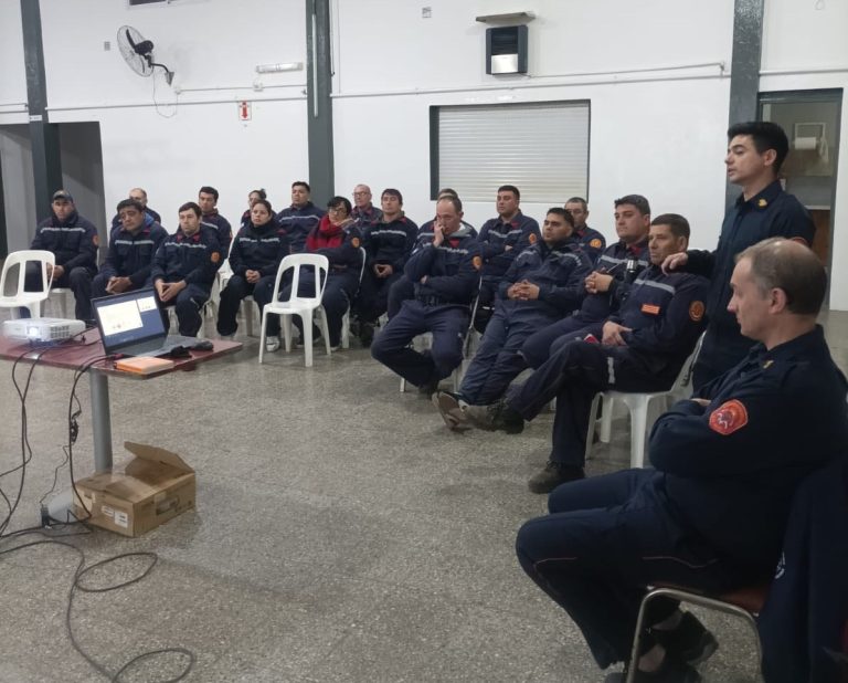 Bomberos: capacitación en Dudignac sobre materiales peligrosos