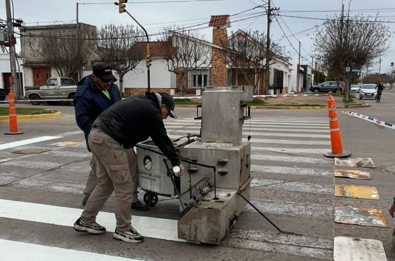 Trabajos de demarcación horizontal en la ciudad