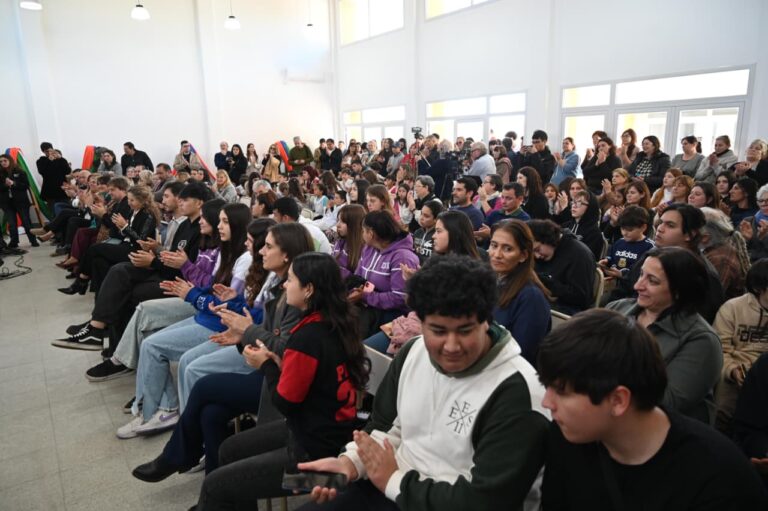 Se inauguró el nuevo edificio de la Escuela de Artística