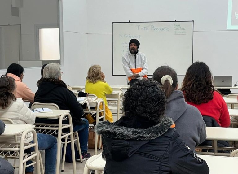 Dio inicio el curso gratuito de fotografía para emprendedores