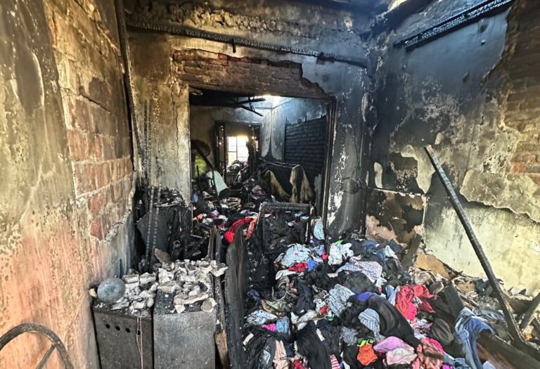 Incendio en una vivienda: destrucción de una habitación