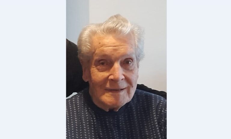 El Padre Carlos Mullins celebró sus 94 años