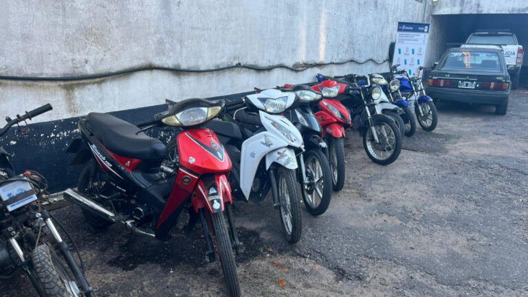 Tránsito: secuestraron once motos y un auto