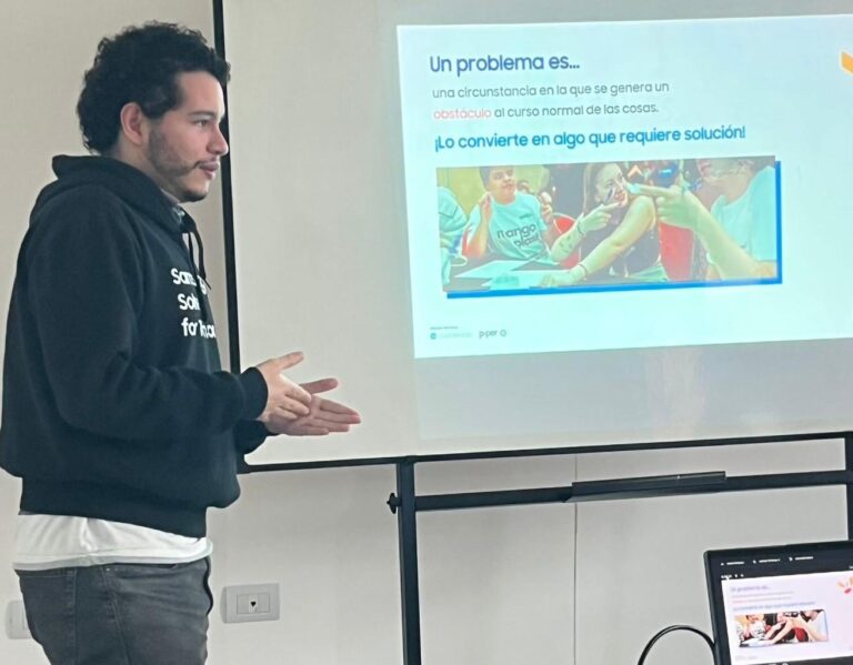 Taller sobre tecnología y proyectos innovadores para estudiantes