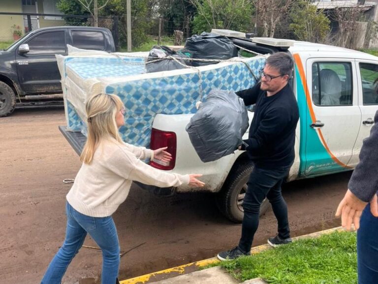 Emergencia hídrica: entrega de mercadería en localidades