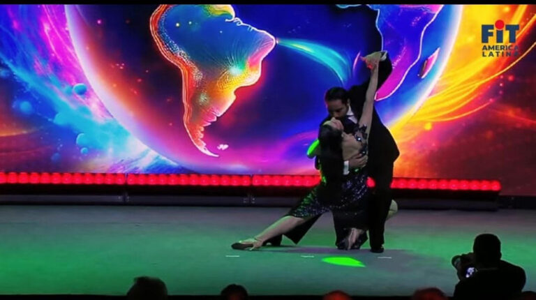 Fernando Aranda Martínez bailó en la Feria Internacional de Turismo