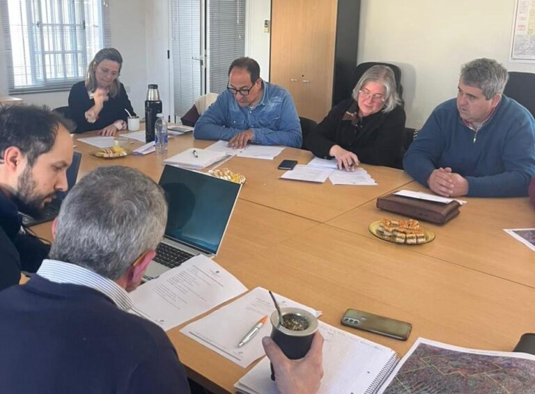 Inundaciones: mesa de trabajo en la Dirección de Hidráulica