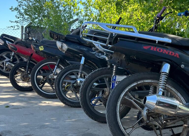 Motos secuestradas: destruyeron más de 20 caños de escape