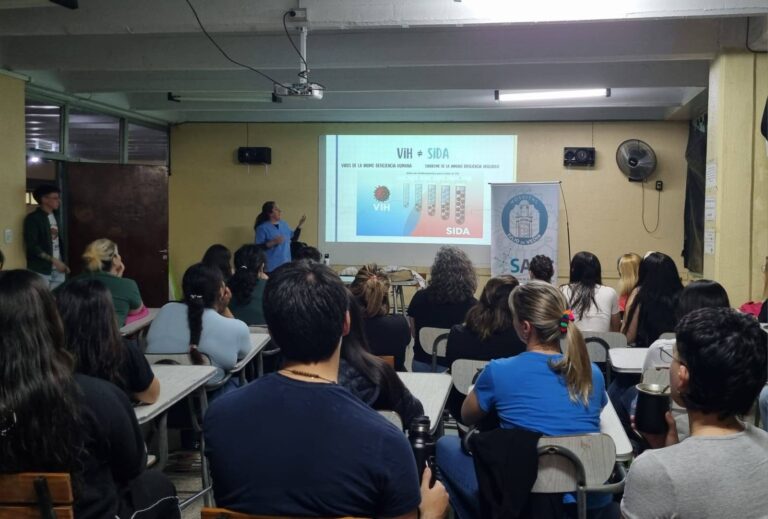 Prevención: Hospital Julio de Vedia en el Instituto Nro 4