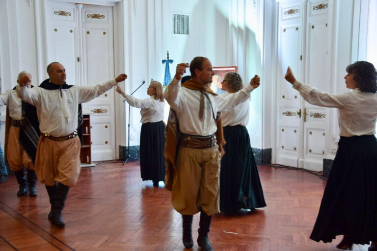 Se realizó el acto por el 162°aniversario de 9 de Julio