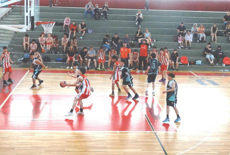 Básquet: triunfos de Atlético 9 de Julio ante Mariano Moreno