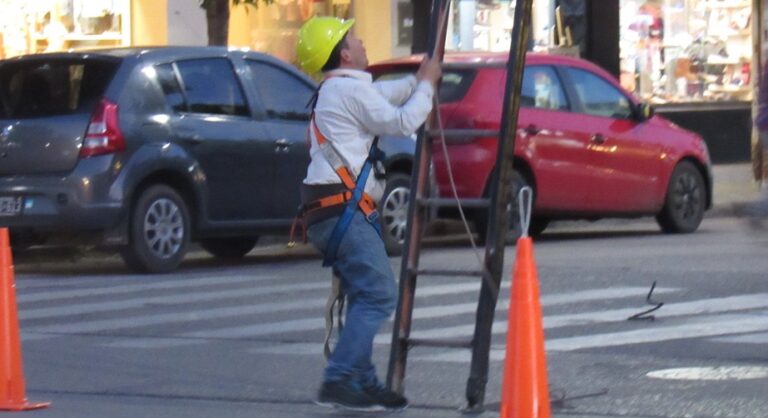 El Gobierno desmiente que se piense en una jornada laboral de 12 horas